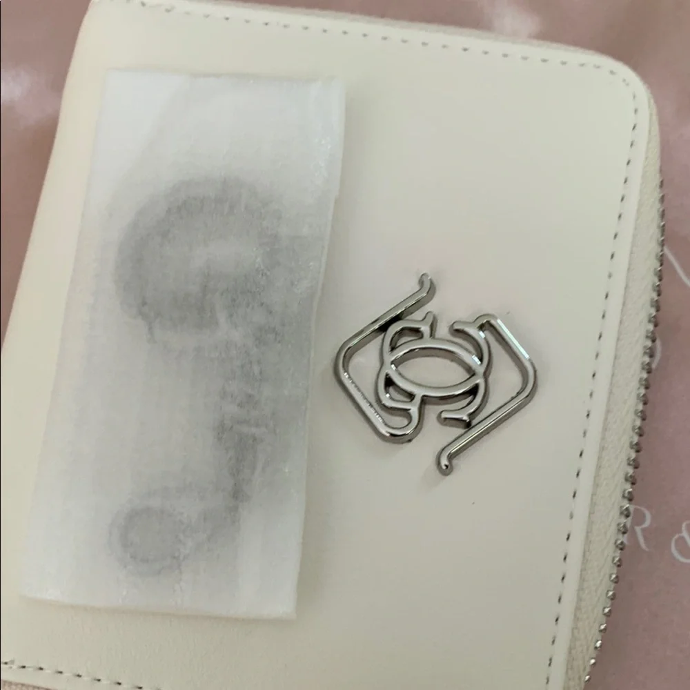 Glass Ladder & Co Susan Creme Bi-fold Wallet w RFID coating! NWT! - Picture 8 of 8